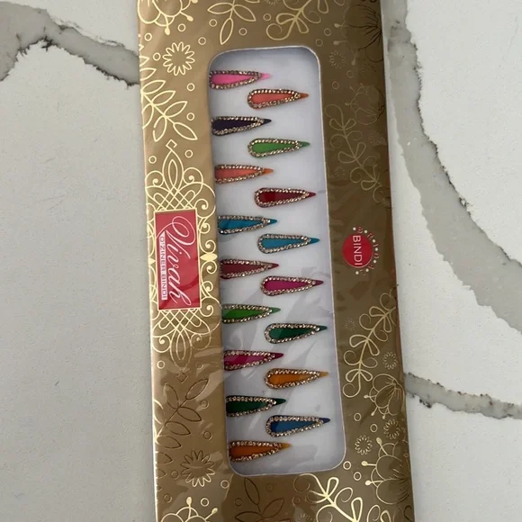 Long bindi - Picture 2 of 4